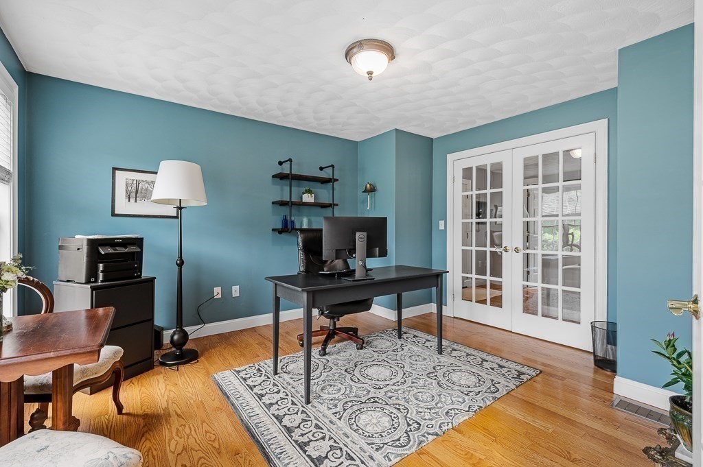26 Mountain Laurel Rd