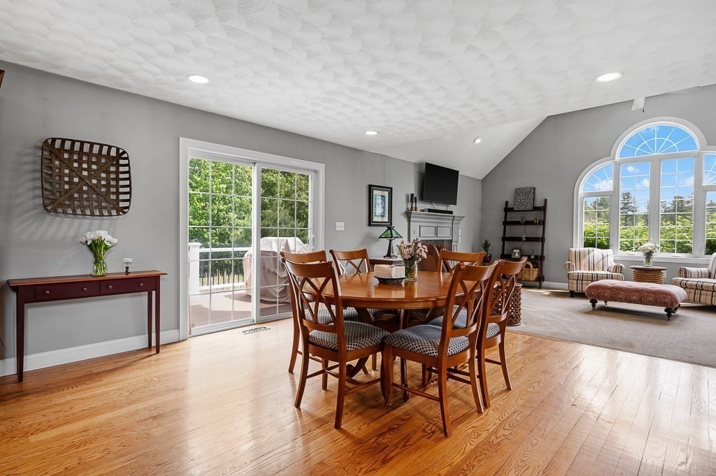 26 Mountain Laurel Rd