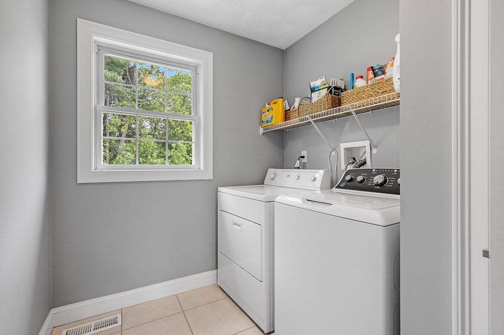 26 Mountain Laurel Rd