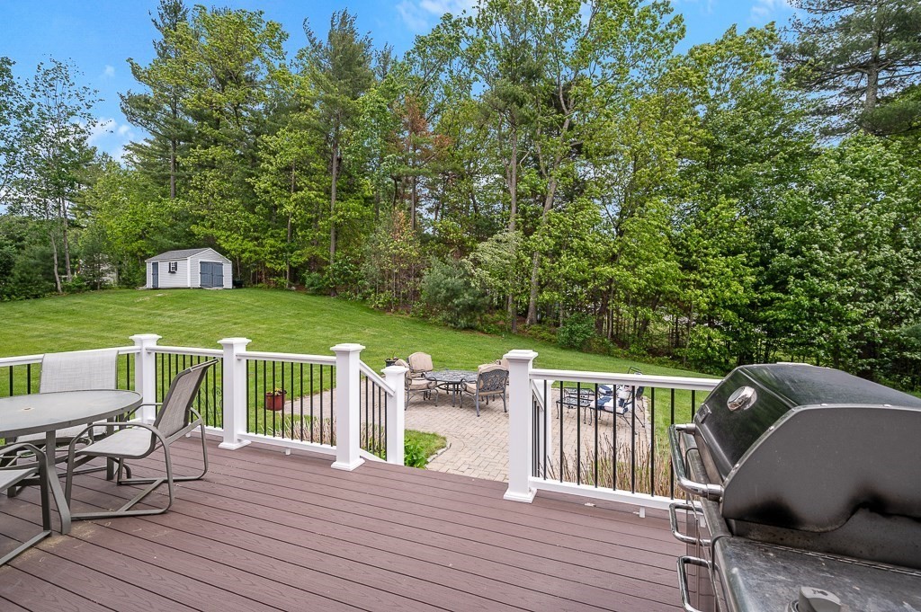 26 Mountain Laurel Rd