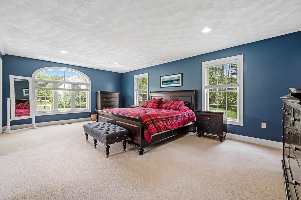 26 Mountain Laurel Rd