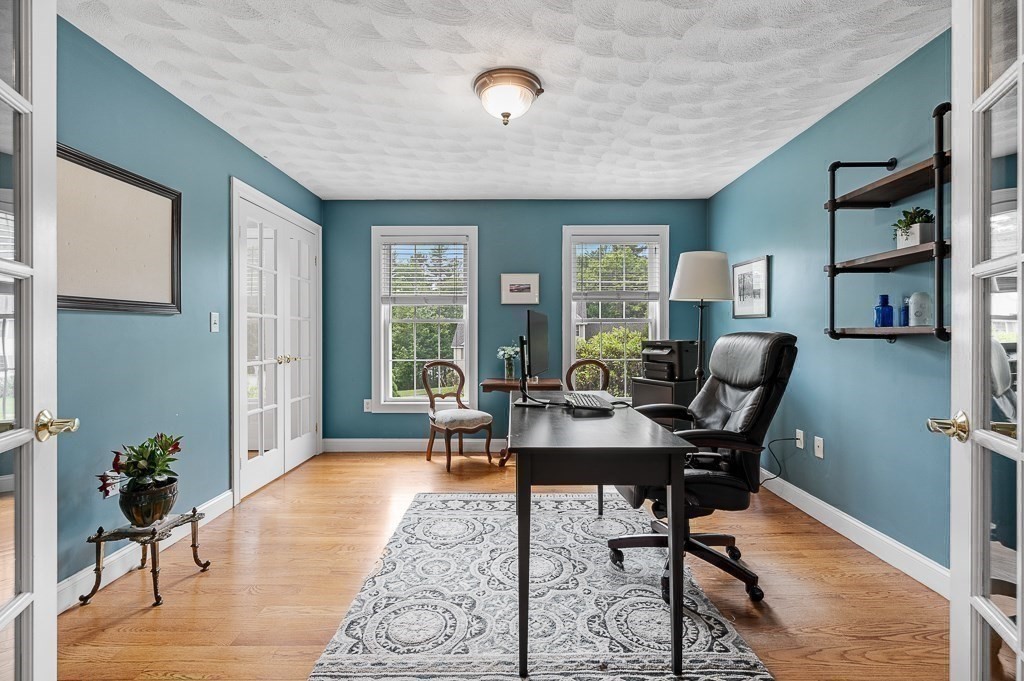 26 Mountain Laurel Rd