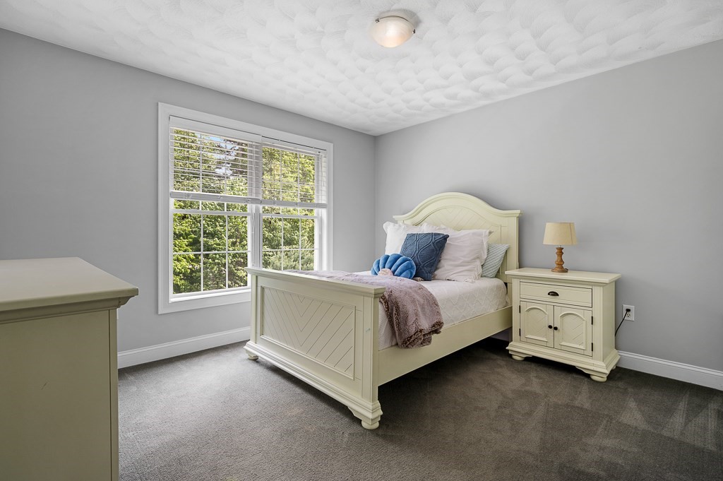 26 Mountain Laurel Rd