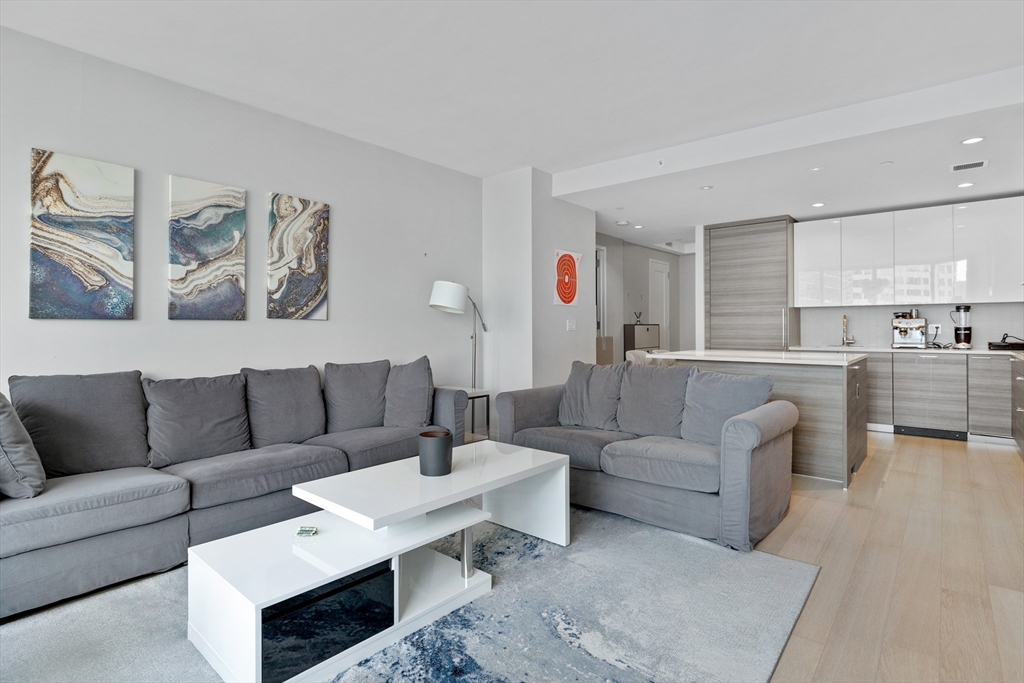 1 Franklin St # 1807