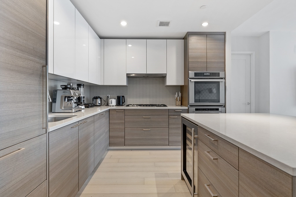 1 Franklin St # 1807