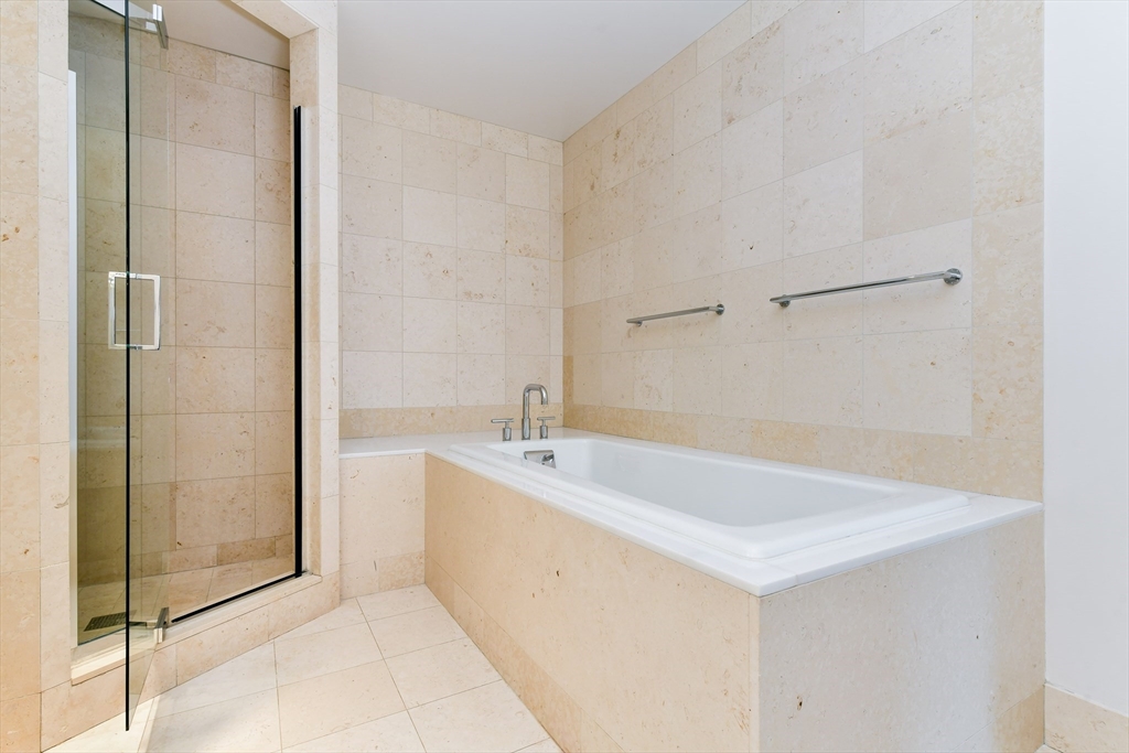 500 Atlantic Ave # 19F