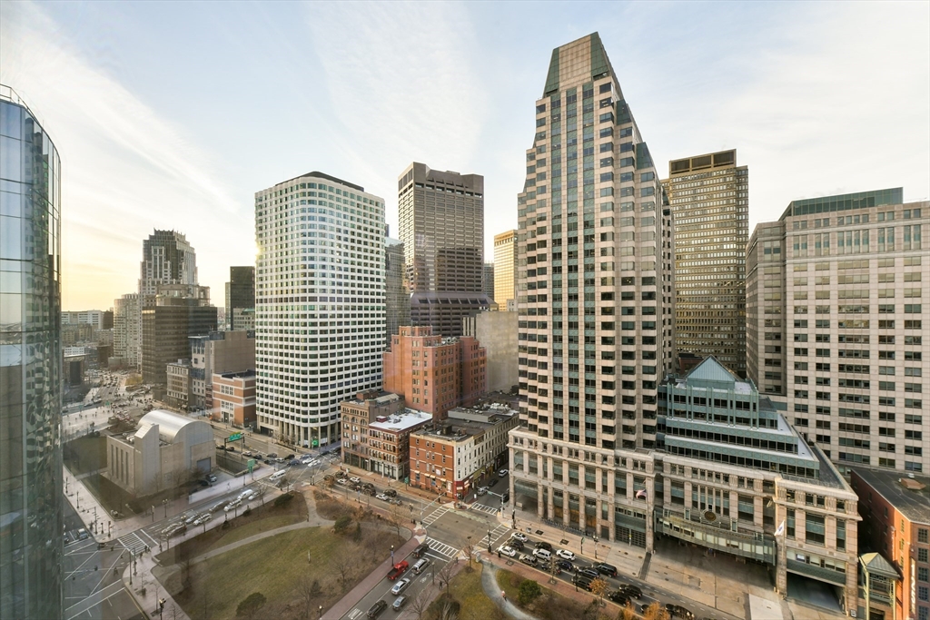 500 Atlantic Ave # 19F