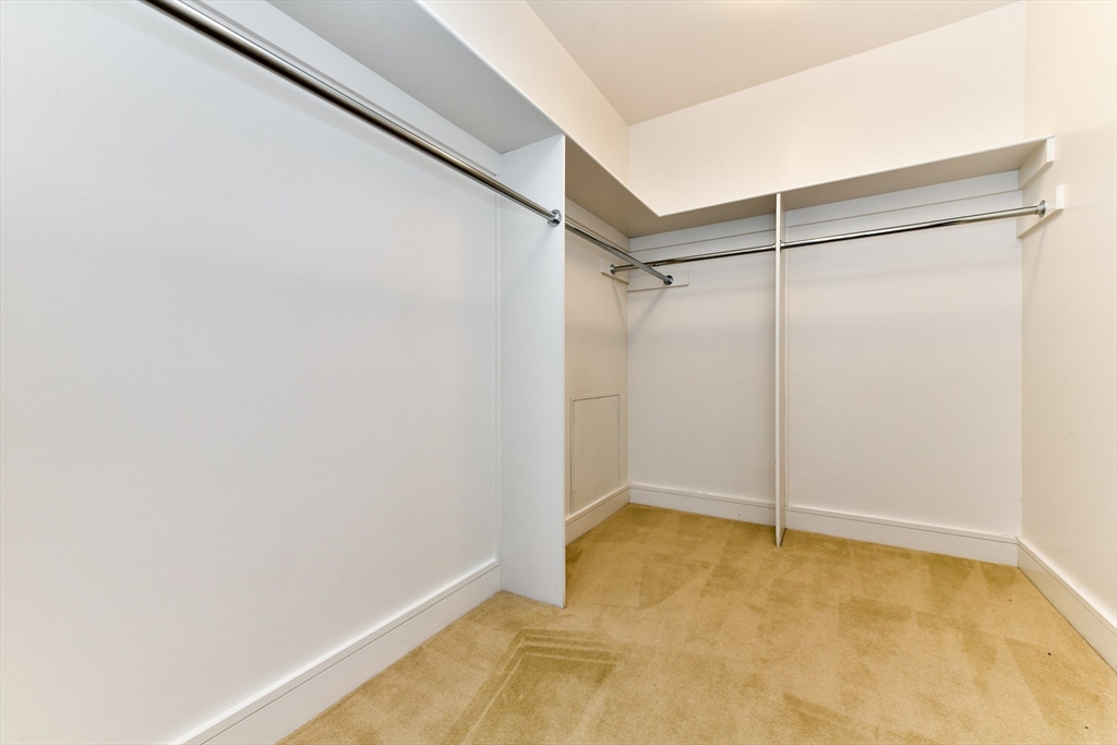 500 Atlantic Ave # 19F