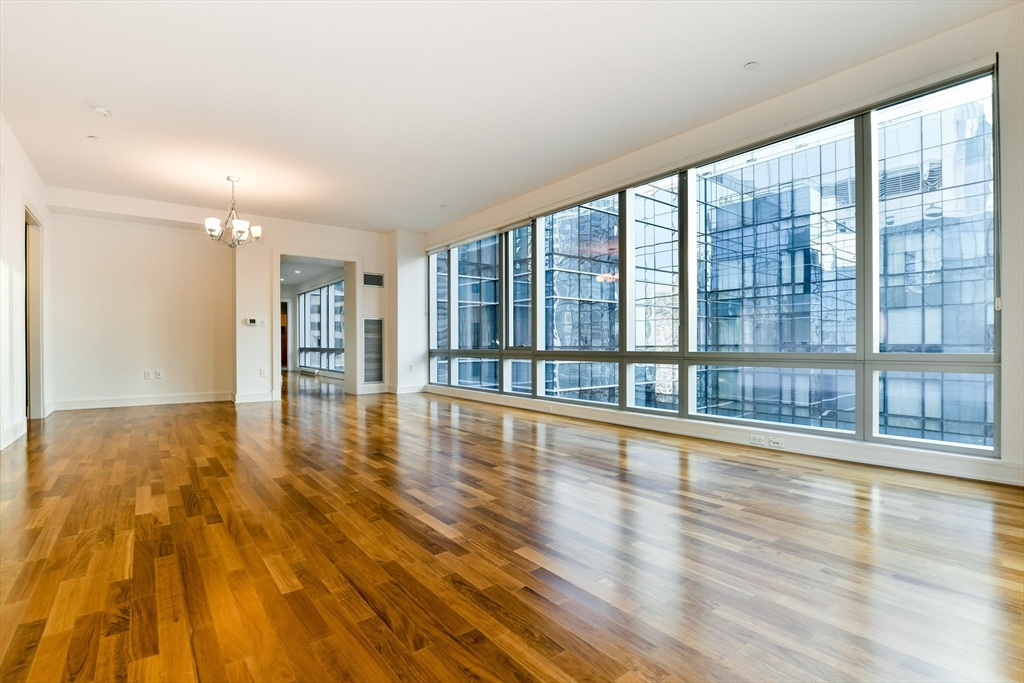 500 Atlantic Ave # 19F