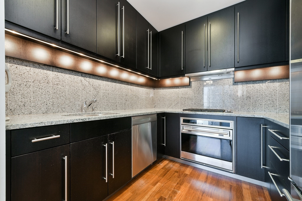 500 Atlantic Ave # 19F