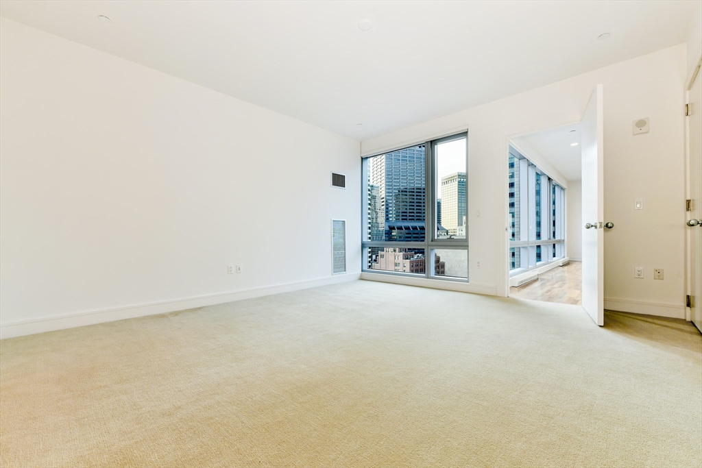 500 Atlantic Ave # 19F