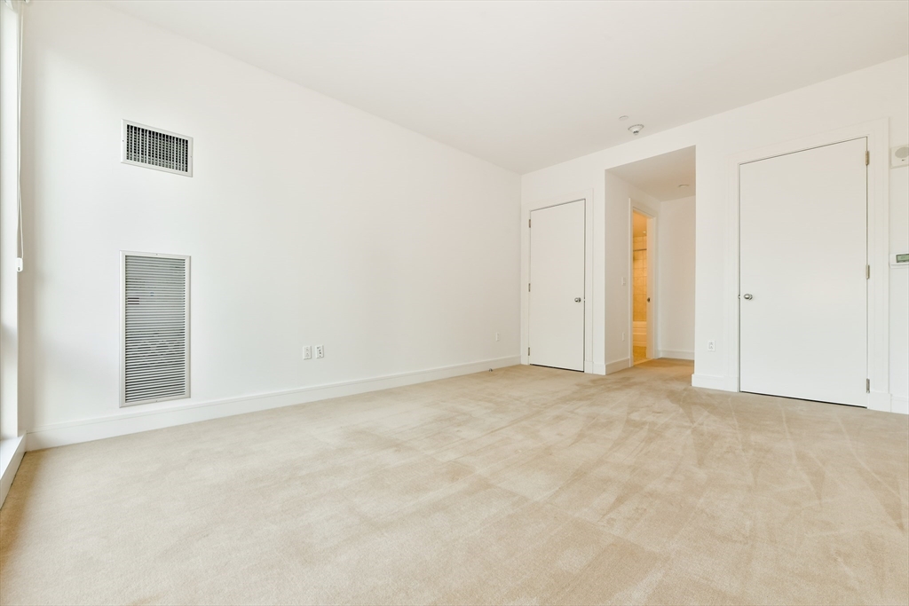 500 Atlantic Ave # 19F