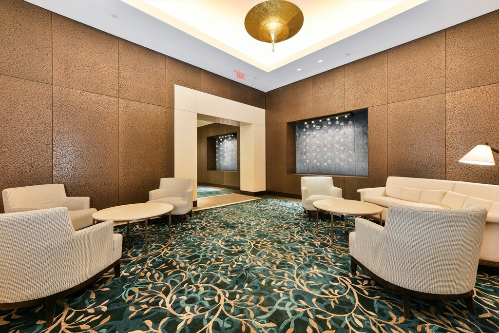 500 Atlantic Ave # 19F