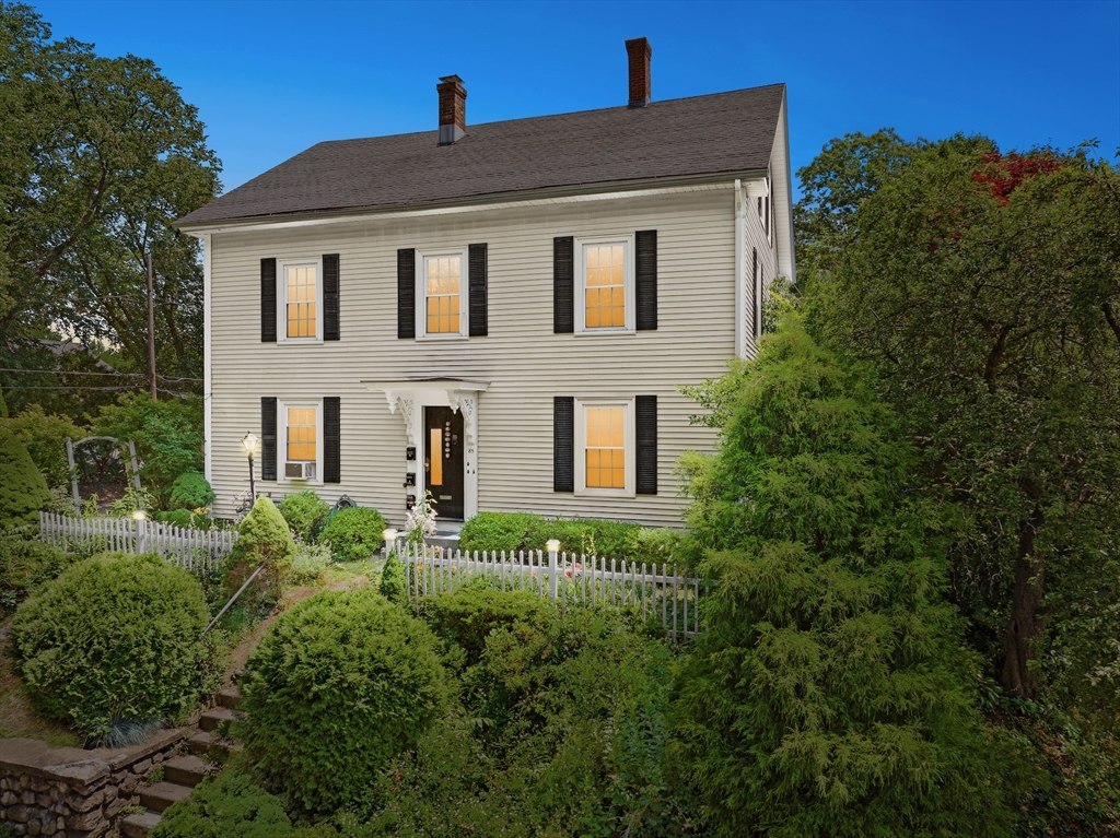 85 Everett St