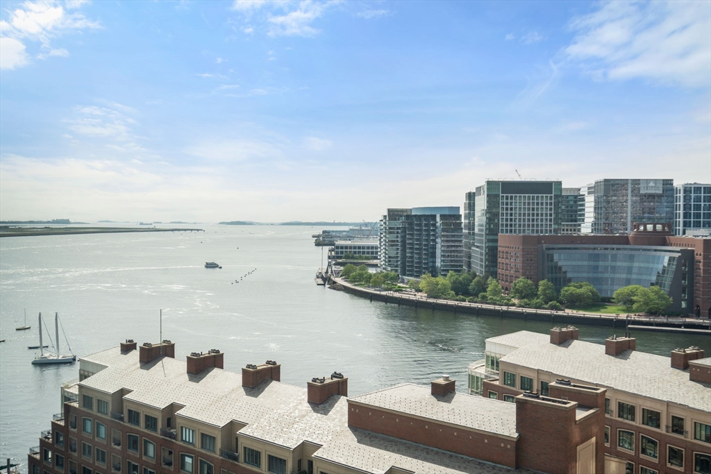 65 East India Row # 18G