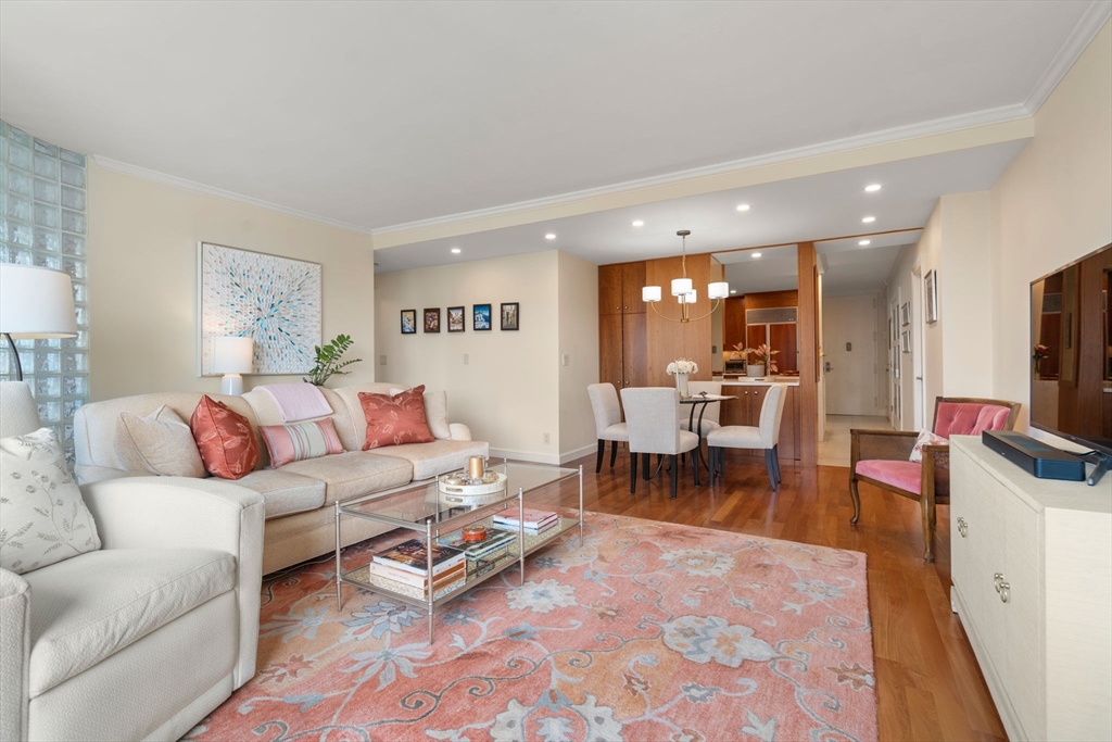 65 East India Row # 18G