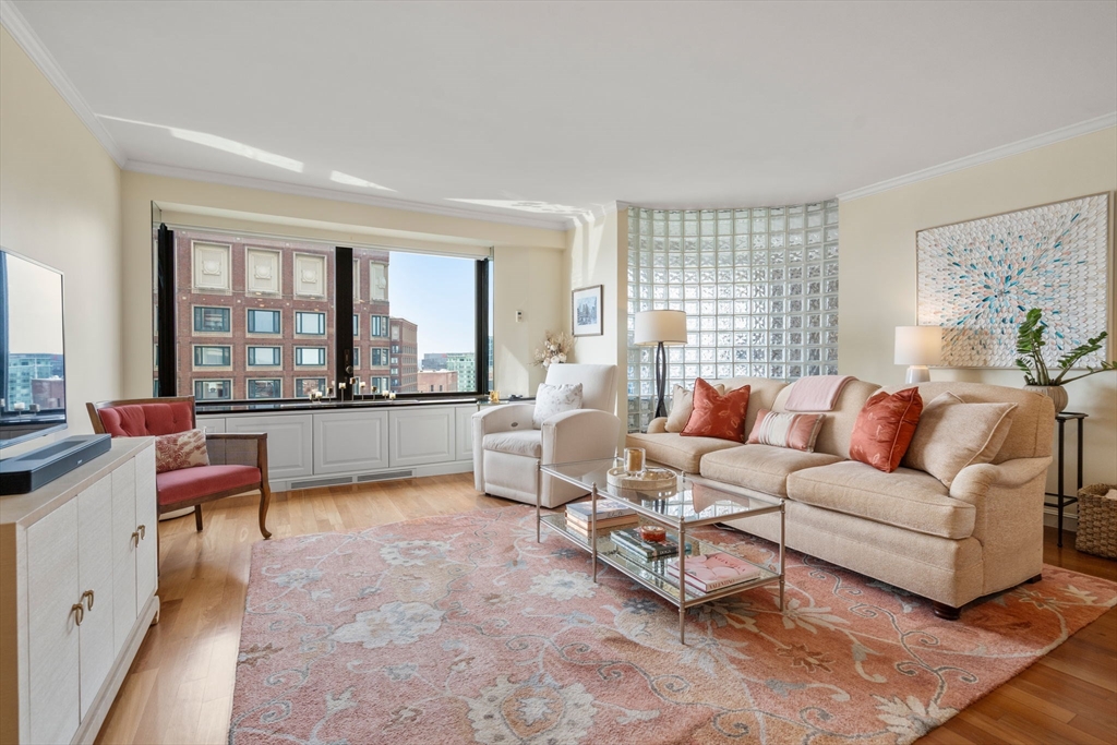 65 East India Row # 18G