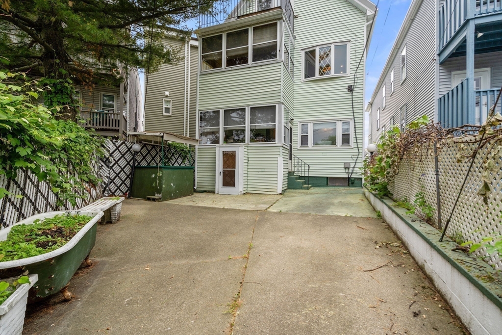 114 Byron Street