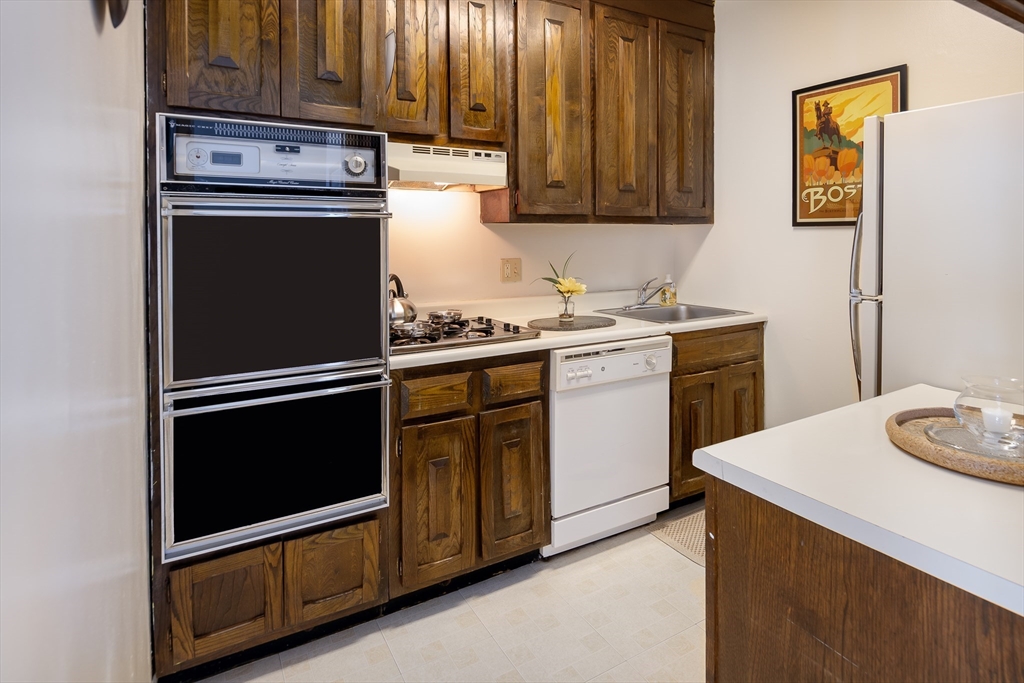 85 East India Row # 22D