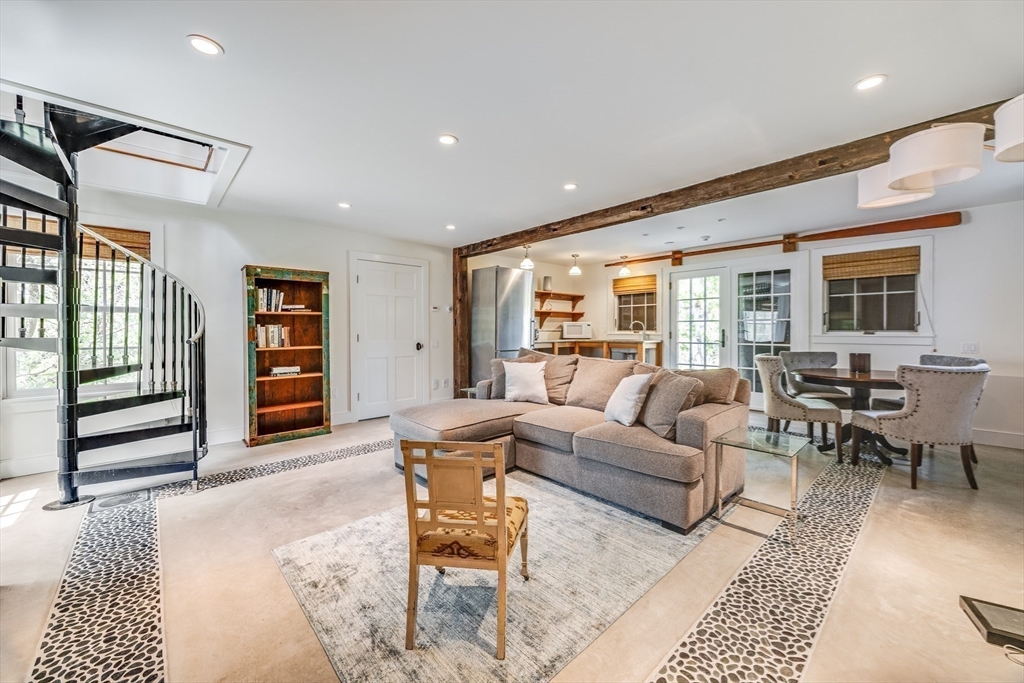 1400 Chequessett Neck Road