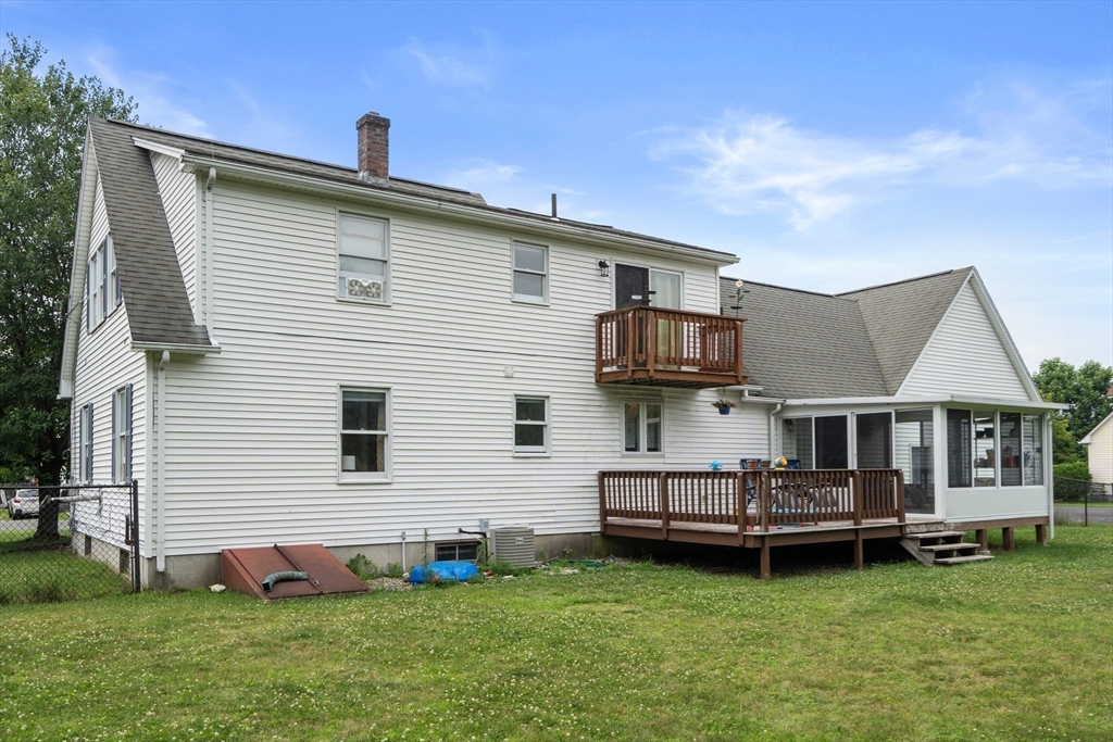 6 Gates St