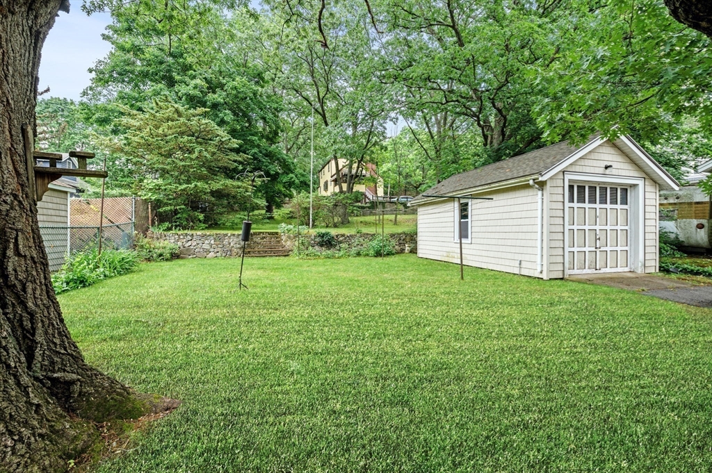 33 Intervale Ave