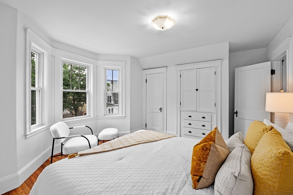 33 Intervale Ave
