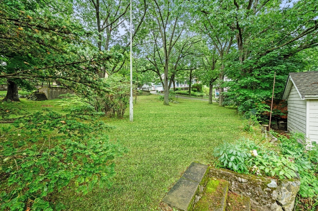 33 Intervale Ave