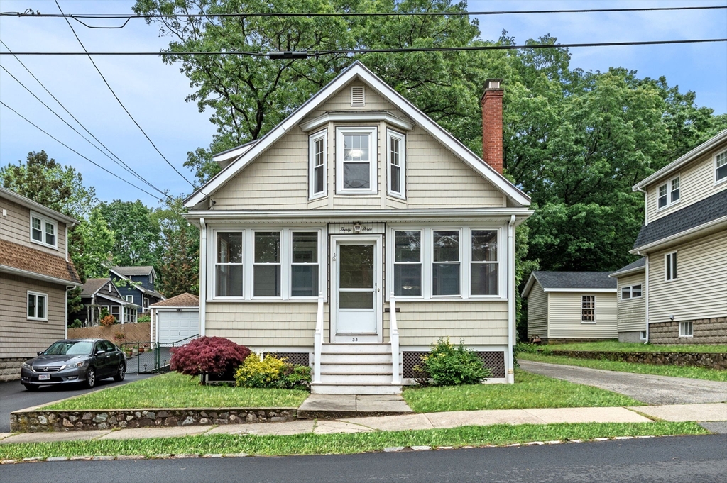 33 Intervale Ave