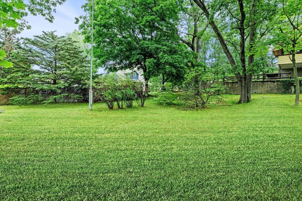 33 Intervale Ave
