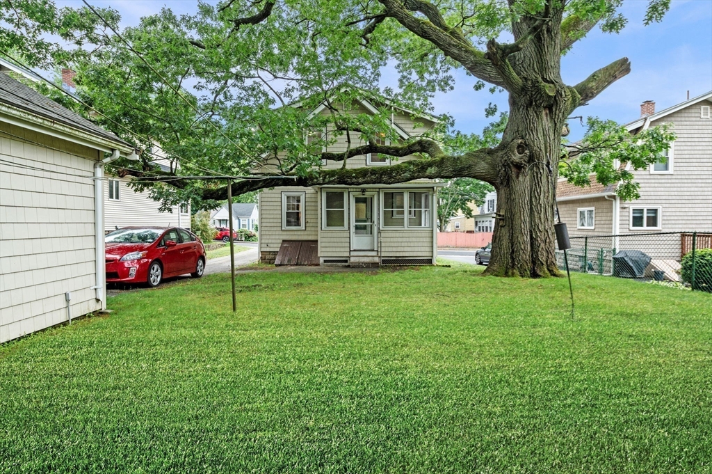 33 Intervale Ave