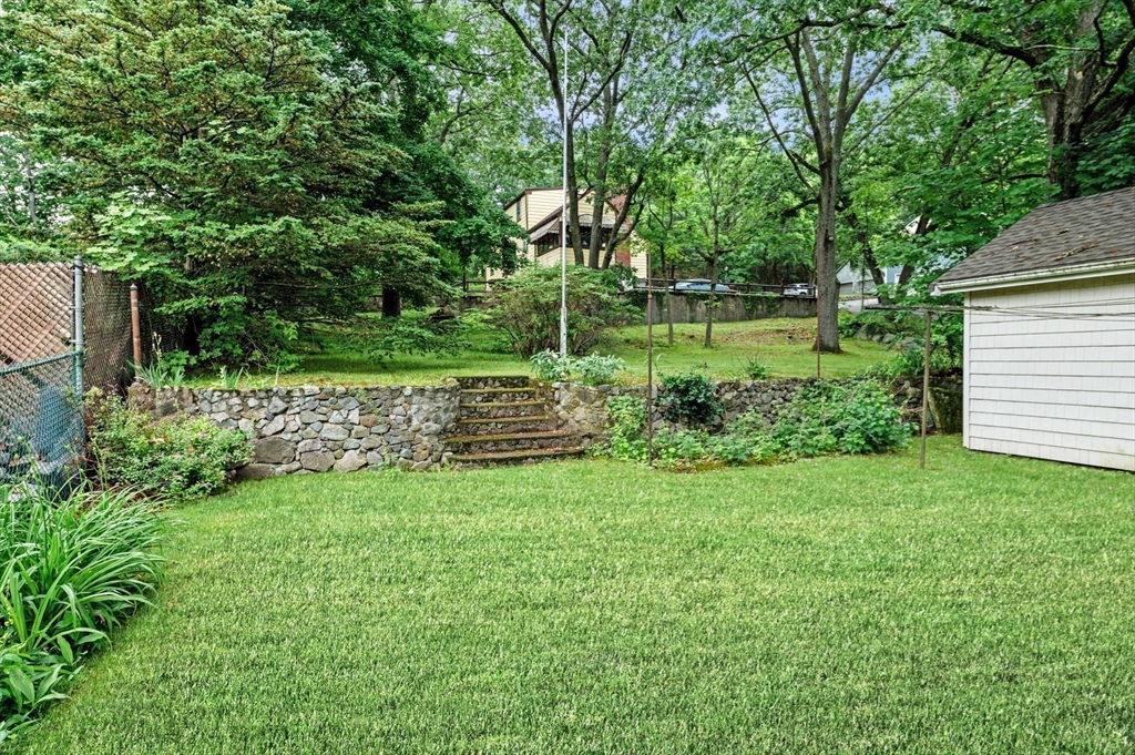 33 Intervale Ave