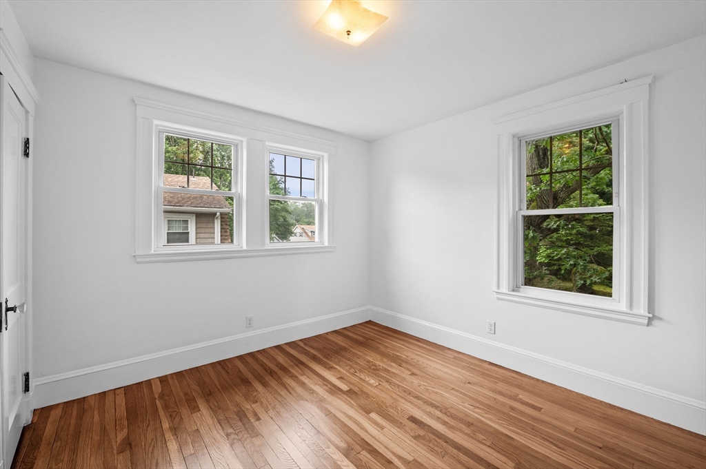 33 Intervale Ave