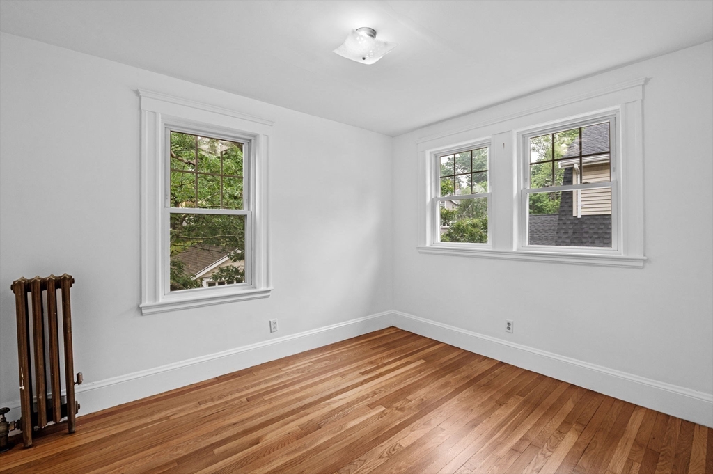 33 Intervale Ave