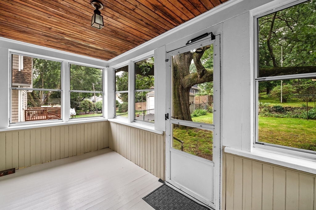 33 Intervale Ave