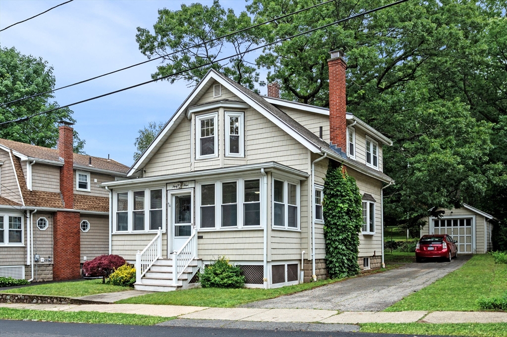 33 Intervale Ave