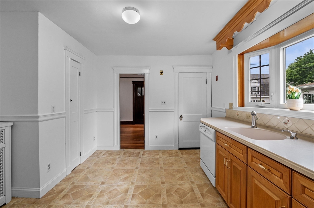 33 Intervale Ave