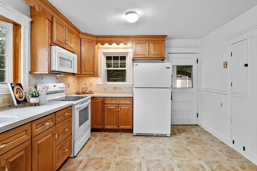 33 Intervale Ave
