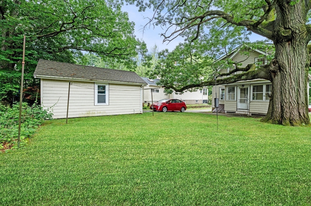 33 Intervale Ave
