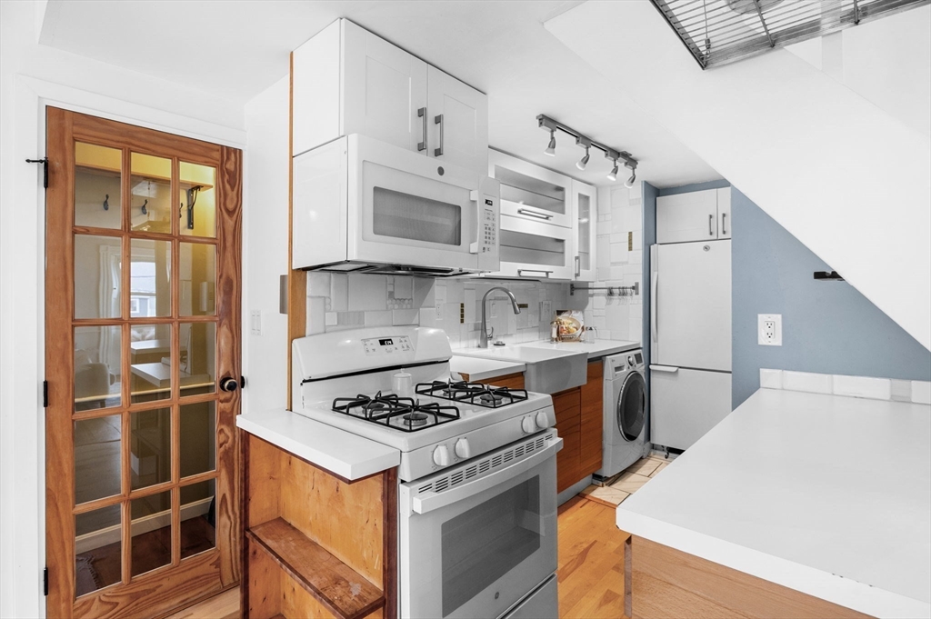 23 Turner St # 4