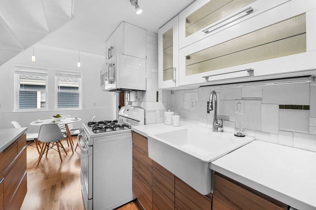 23 Turner St # 4