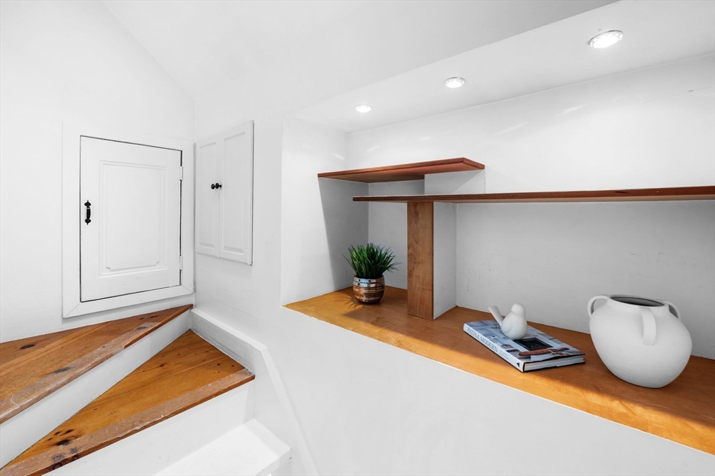 23 Turner St # 4