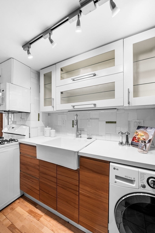 23 Turner St # 4