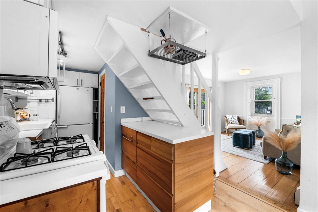23 Turner St # 4