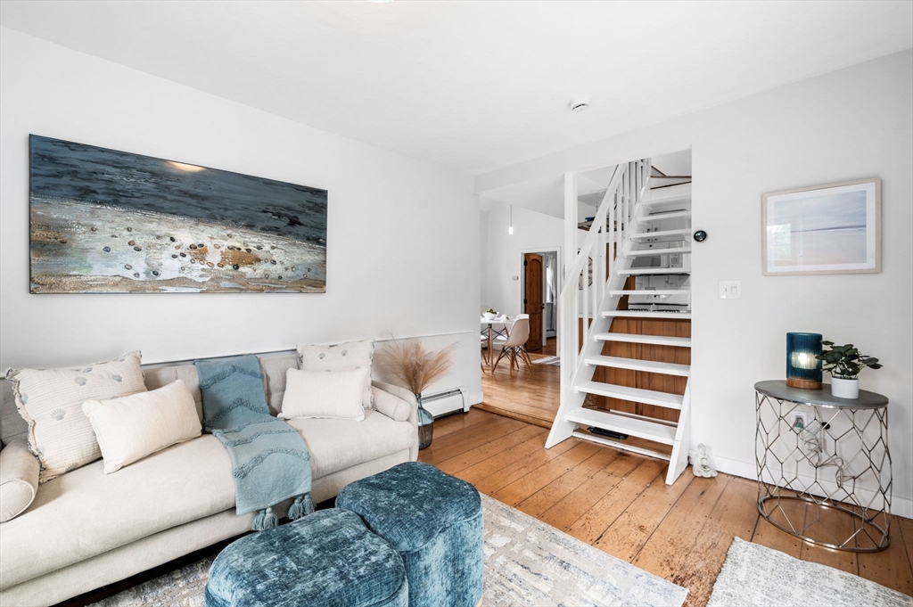 23 Turner St # 4