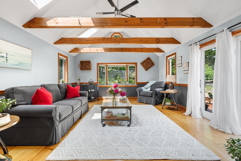 6 Paddock Drive