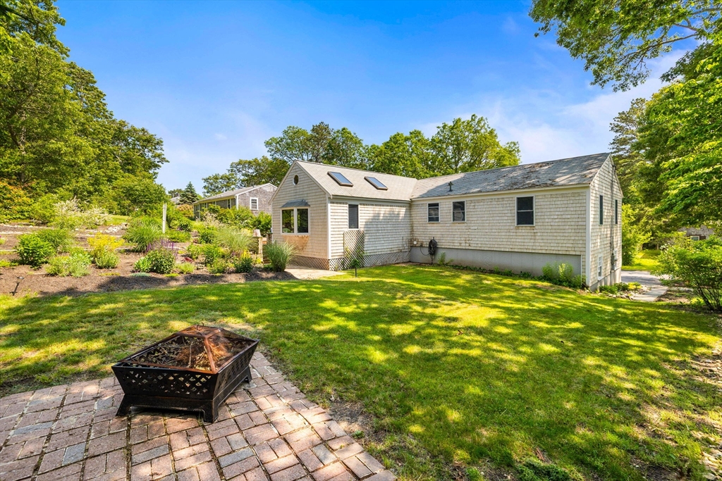 6 Paddock Drive