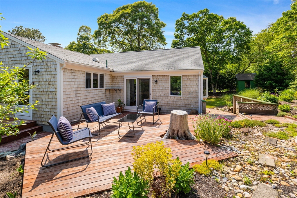 6 Paddock Drive