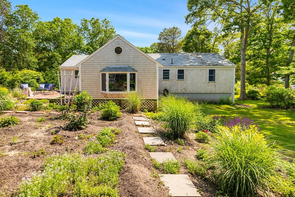 6 Paddock Drive
