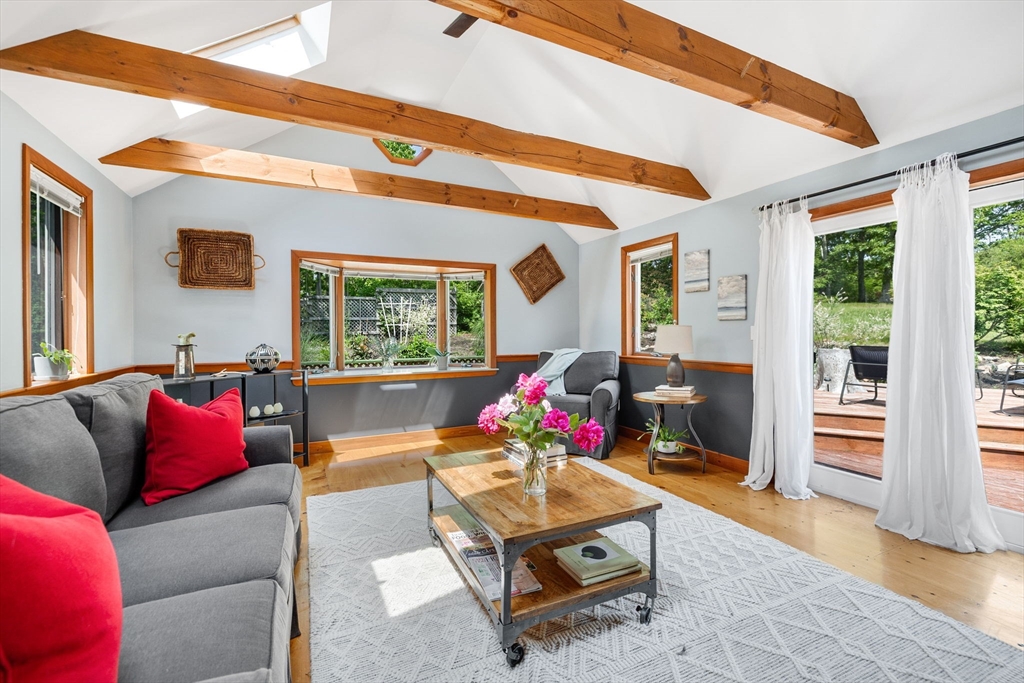 6 Paddock Drive